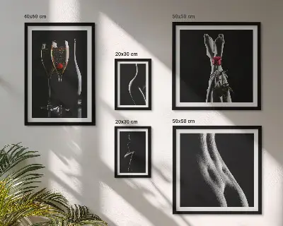 Set slika za iznad kauča elegantni moderni detalji u crnoj i crvenoj boji