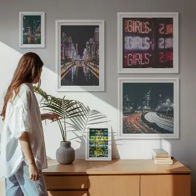Moderni grad noću u neonu poliptih u okviru