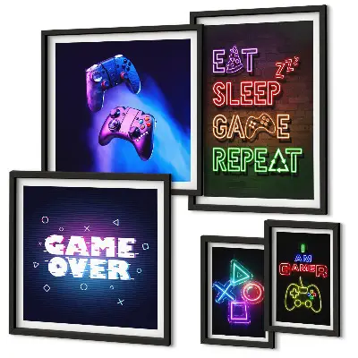 Set slika iznad kauča s motivima neonskih računalnih igara
