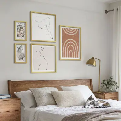 Elegantne apstraktne figure poliptih u okviru