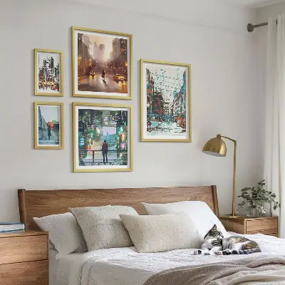 Moderni gradski pejzaži poliptih u okviru