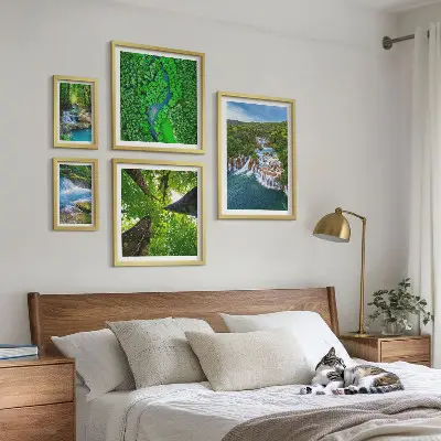 Zeleni krajolici slapova poliptih u okviru
