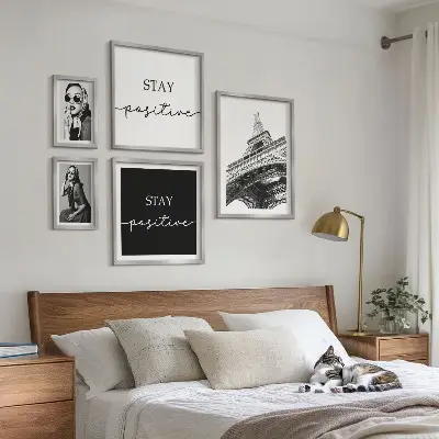 Set 5 slika u okviru elegantna grafika s motivom modnog Pariza