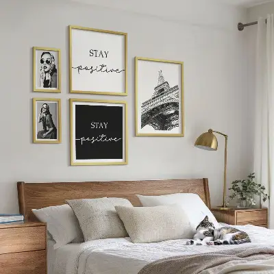 Set 5 slika u okviru elegantna grafika s motivom modnog Pariza