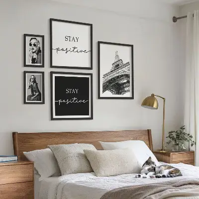Set 5 slika u okviru elegantna grafika s motivom modnog Pariza