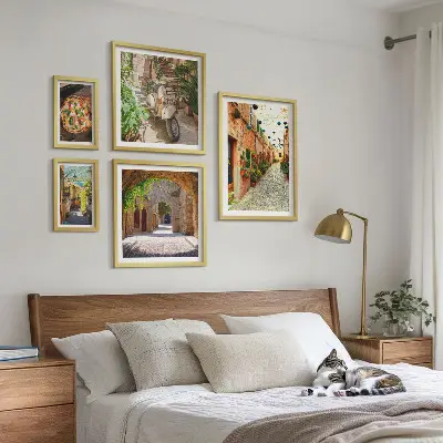 Set slika iznad kauča šarmantne talijanske ulice