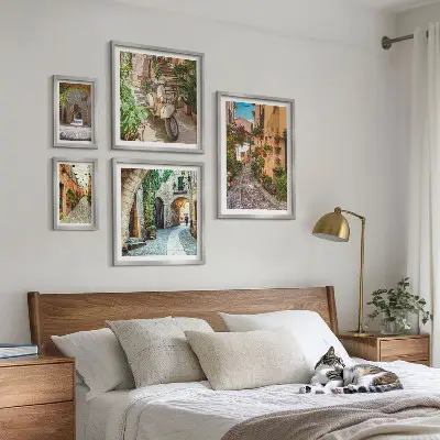 Set slika iznad kauča Šarmantne ulice s cvijećem set slika s motivom šarmantnih ulica s cvijećem
