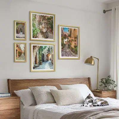 Set slika iznad kauča Šarmantne ulice s cvijećem set slika s motivom šarmantnih ulica s cvijećem