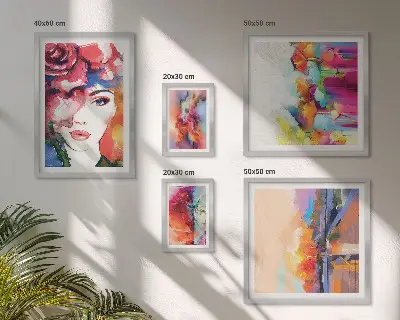 Šareni apstraktni portreti poliptih u okviru