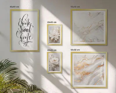 Set slika iznad kauča s motivom elegantnog cvjetnog mramora