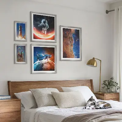 Set slika iznad kauča Svemirsko putovanje galaksijom set slika iznad kauča s motivom svemirskog putovanja galaksijom