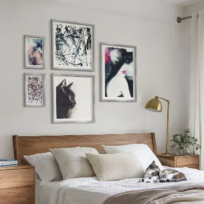 Elegantni apstraktni portreti poliptih u okviru