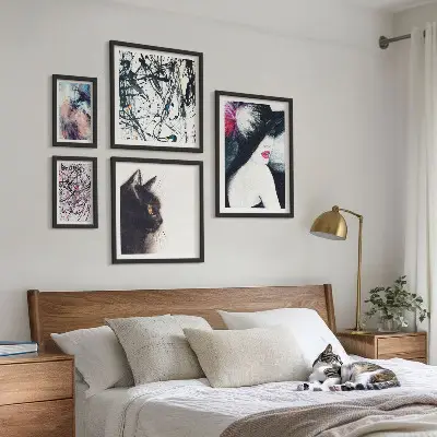 Elegantni apstraktni portreti poliptih u okviru