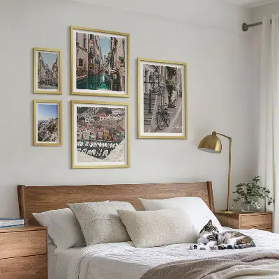 Set slika iznad kauča Šarmantne europske ulice set slika s motivom šarmantnih europskih ulica za uređenje prostora iznad kauča
