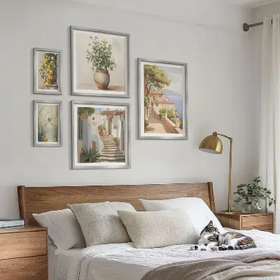 Elegantni pogledi na primorske gradove poliptih u okviru