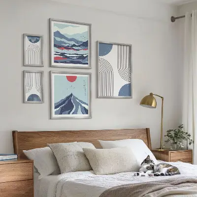 Geometrija apstraktnih pejzaža set slika iznad kauča