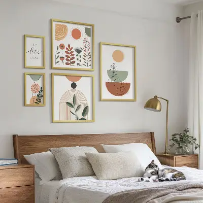 Elegantna biljna i geometrijska grafika poliptih u okviru
