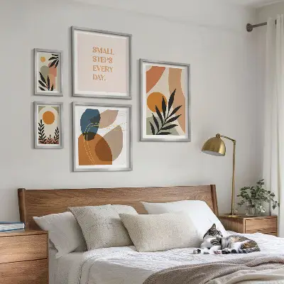 Elegantna apstraktna biljna grafika set slika iznad kauča