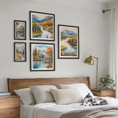 Set od 5 slika u okviru jesensko drveće uz planinske rijeke