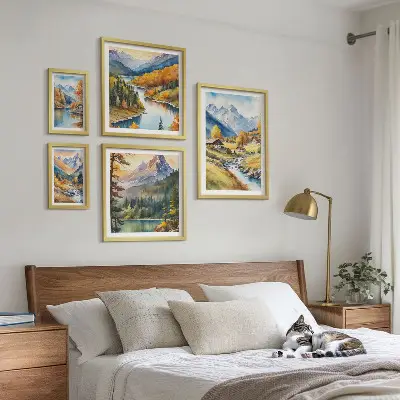 Set slika Planinski krajolici riječne doline iznad kauča