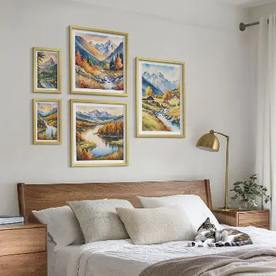 Set slika iznad kauča krajolici planina, rijeka i šuma