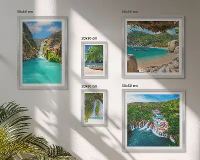 Set slika iznad kauča tropski vodopad na plaži
