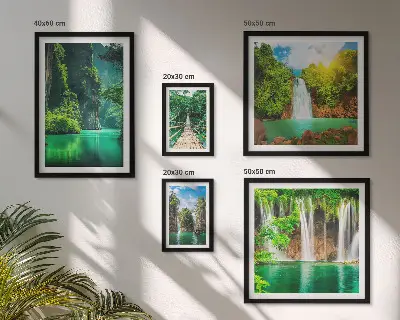 Set slika iznad kauča zelena priroda s tropskim slapovima