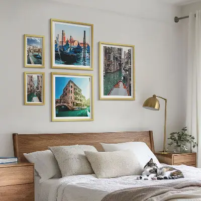 Set slika iznad kauča motiv venecijanskih gondola na kanalima