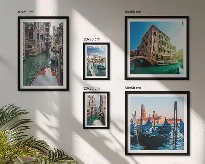 Set slika iznad kauča motiv venecijanskih gondola na kanalima
