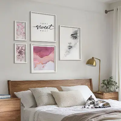 Poliptih u okviru ženski portreti s motivima cvijeća u pastelnim bojama