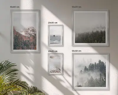 Poliptih u okviru krajolici planine šume i oblaci
