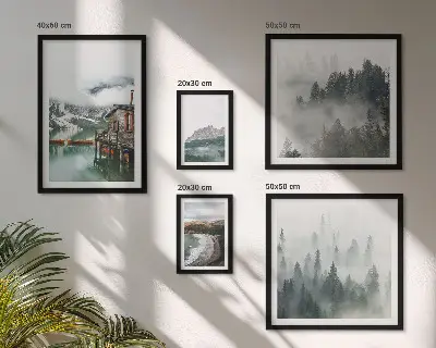 Set od 5 slika u okviru planinski krajolici s vikendicama i vodom