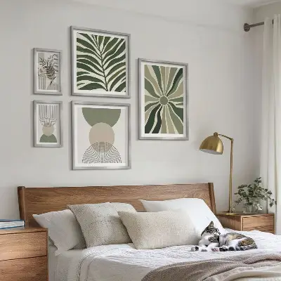 Elegantna grafika sa zelenilom poliptih u okviru