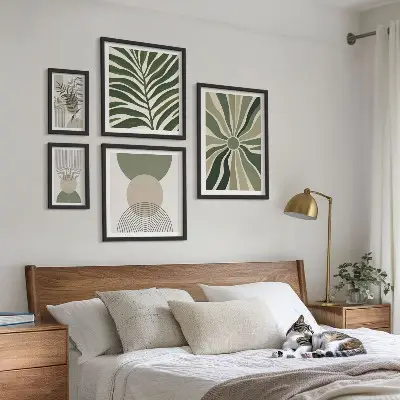 Elegantna grafika sa zelenilom poliptih u okviru