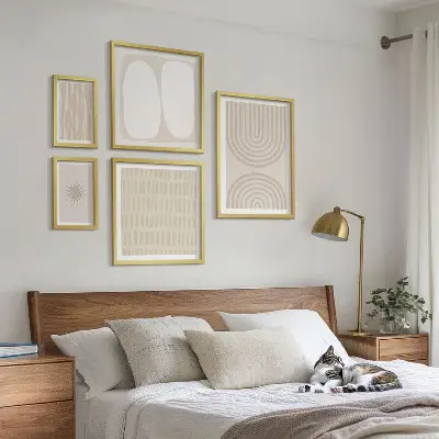 Elegantni apstraktni oblici poliptih u okviru