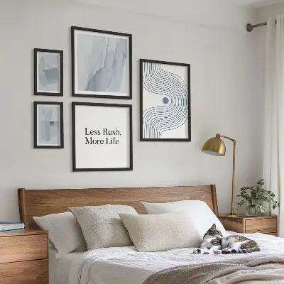 Moderna minimalistička grafika set slika iznad kauča