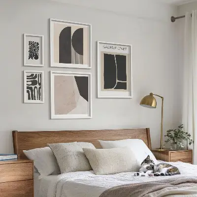 Elegantna minimalistička grafika poliptih u okviru