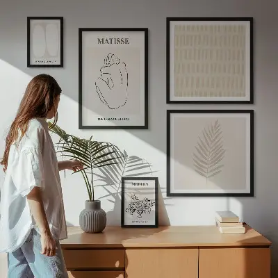 Set slika iznad kauča minimalističkog stila s oblicima