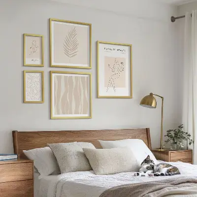 Poliptih u okviru elegantna grafika žene i biljaka