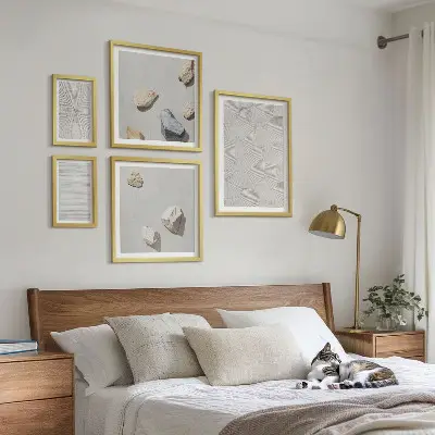 Geometrijski kartonski kamenčići poliptih u okviru