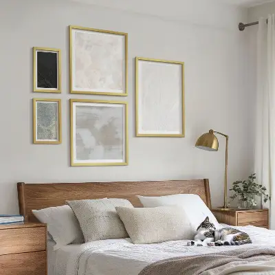 Set slika za iznad kauča motiv elegantnih kamenih građevina