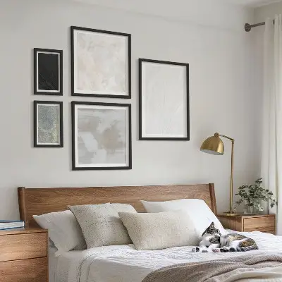 Set slika za iznad kauča motiv elegantnih kamenih građevina