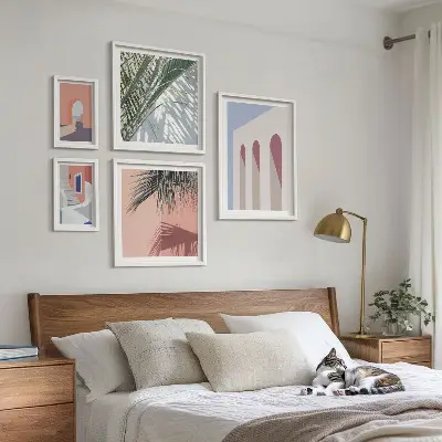 Ilustracije gradske arhitekture set slika iznad kauča