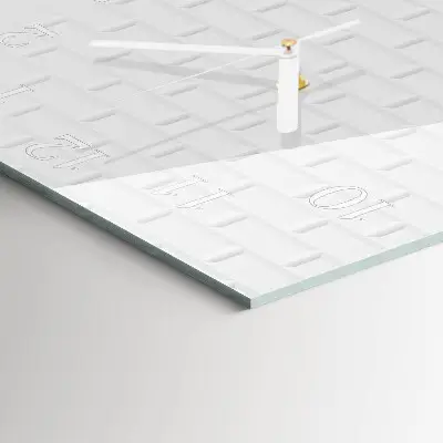 Stakleni četvrtasti sat Cigla