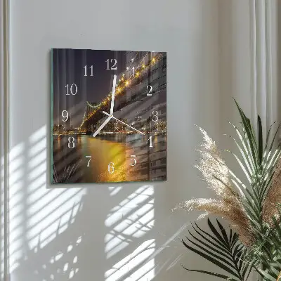 Stakleni četvrtasti sat Most na horizontu