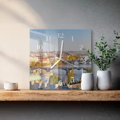Stakleni četvrtasti sat Prag