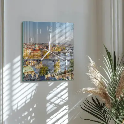 Stakleni četvrtasti sat Prag