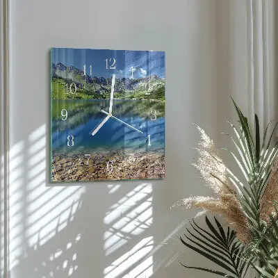Stakleni četvrtasti sat Planinsko jezero