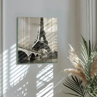 Stakleni četvrtasti sat Pariz