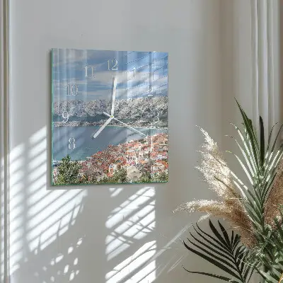 Stakleni četvrtasti sat Zaljev